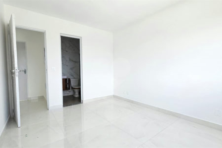 Casa à venda com 3 suítes no condomínio Residencial Green Ville, Rio de Janeiro - RJ