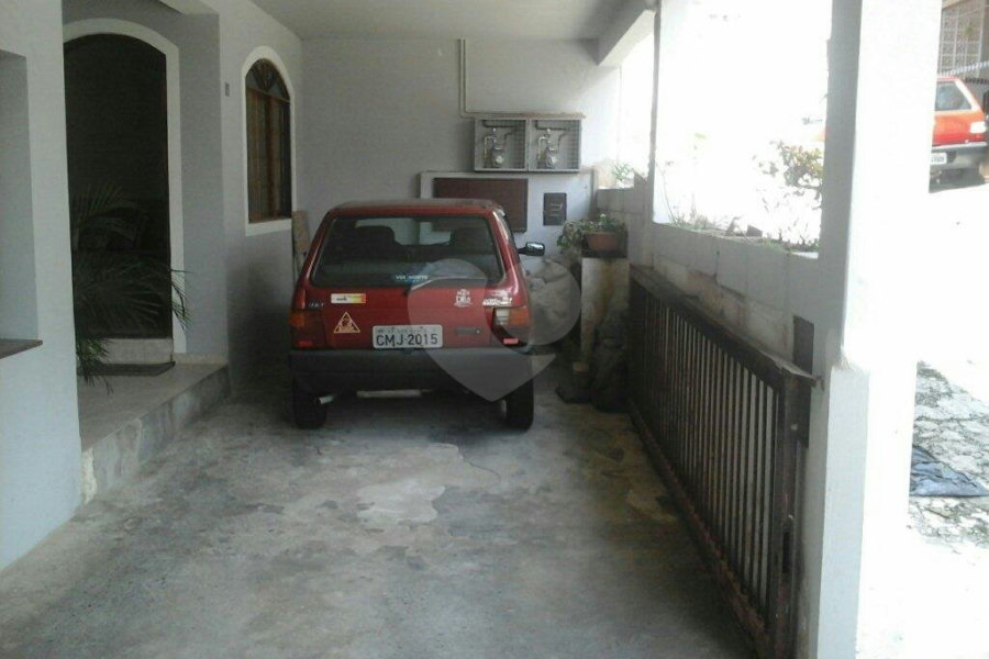 Casa de Vila à venda com 4 quartos, sendo 1 suíte, no condomínio Travessa Isadora,4, São Paulo - SP