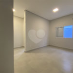 Casa à venda com 3 quartos, sendo 1 suíte, no condomínio Reserva Central Parque, Salto - SP