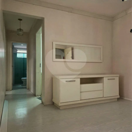 Apartamento na Chácara Inglesa com 2 dormitórios (1 suite), varanda, vista livre e vaga