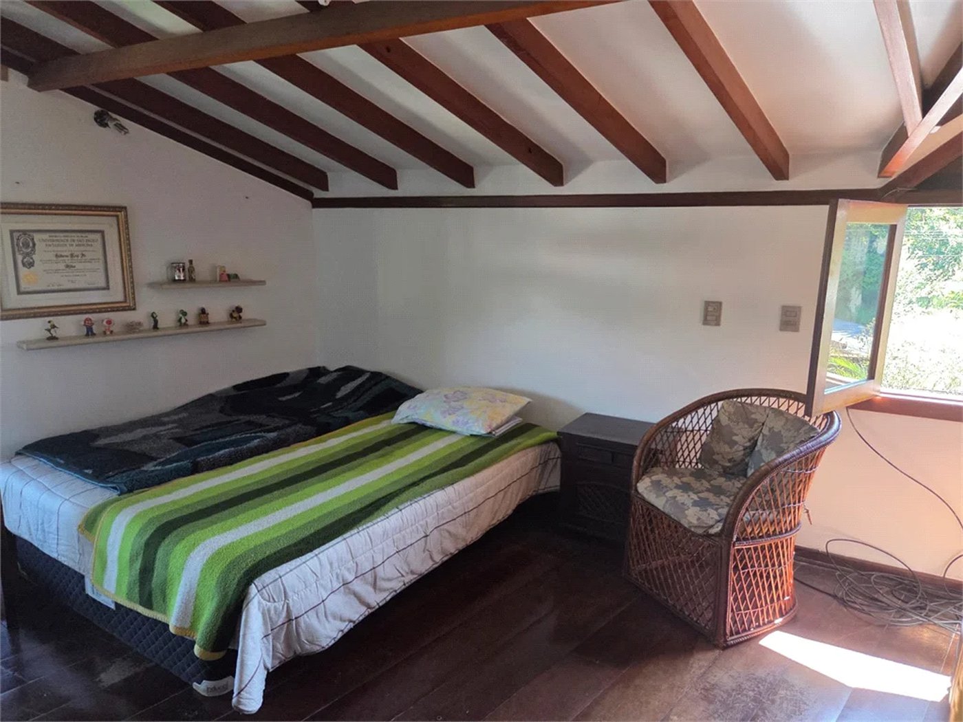 Casa à venda com 4 quartos, sendo 2 suítes, em Cidade São Francisco, São Paulo, SP