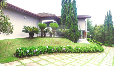 Casa à venda com 5 suítes no condomínio Suíça da Cantareira, Mairiporã - SP