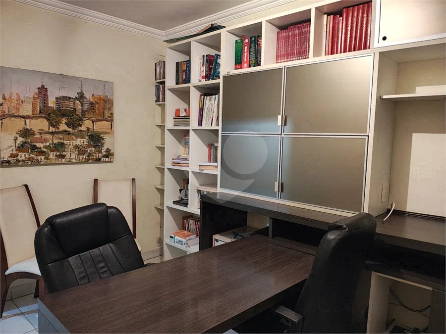 SOBRADO COMERCIAL PARA LOCAÇÃO NO RUDGE RAMOS | 197 m²