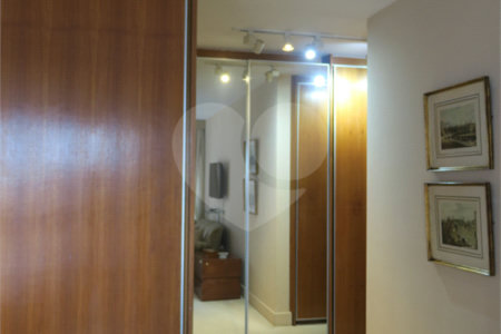 Apartamento à venda com 3 suítes em Vila Suzana, São Paulo, SP