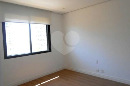 Apartamento à venda com 4 suítes em Vila Suzana, São Paulo, SP