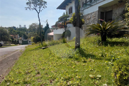 Casa à venda com 4 suítes no condomínio Ville Bourghese, São Paulo - SP
