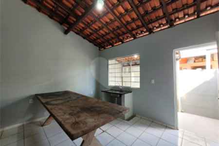 Casa à venda com 2 quartos em Vila Arruda, Itapetininga, SP