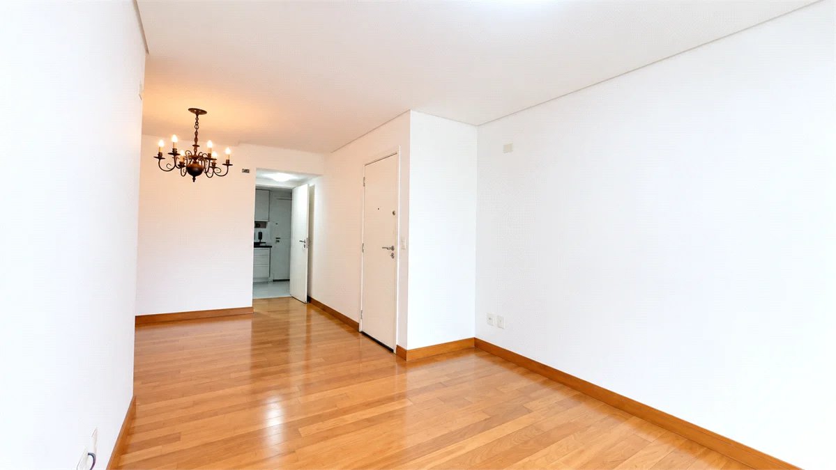 Apartamento à venda com 3 quartos, sendo 1 suíte,  em Jardim das Acácias, São Paulo, SP