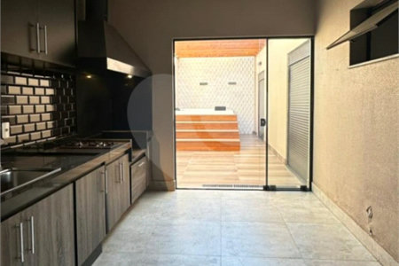 Casa à venda com 3 quartos, sendo 2 suítes, no condomínio Residencial Maria Dulce, Indaiatuba - SP