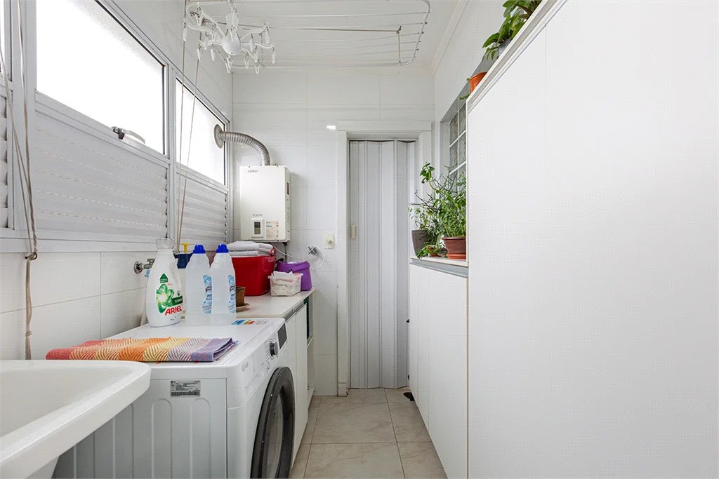Apartamento à venda com 3 quartos, sendo 2 suítes, em Alto da Lapa, São Paulo, SP