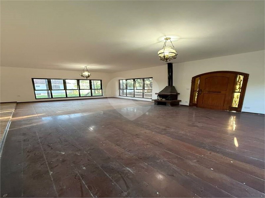 Casa à venda com 6 quartos, sendo 2 suítes, no condomínio Alpes de Mairiporã, Mairiporã - SP