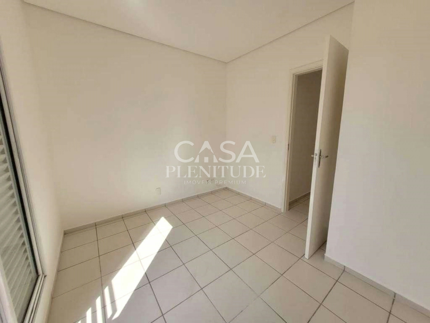 Casa em condomínio à venda com 2 quartos em Jardim Karolyne, Votorantim, SP