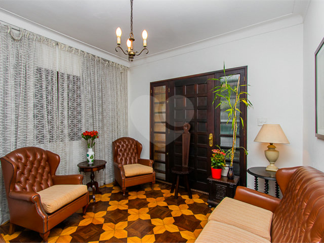 Sobrado à venda com 5 quartos em Vila Mariana, São Paulo, SP