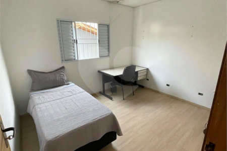 Sobrado à venda com 3 quartos, sendo 1 suíte,  em Jardim Cambuci, Mogi das Cruzes, SP