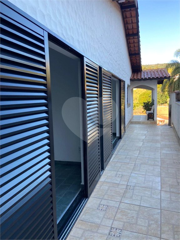 Casa à venda com 4 quartos, sendo 2 suítes,  no Centro, Serra Negra, SP