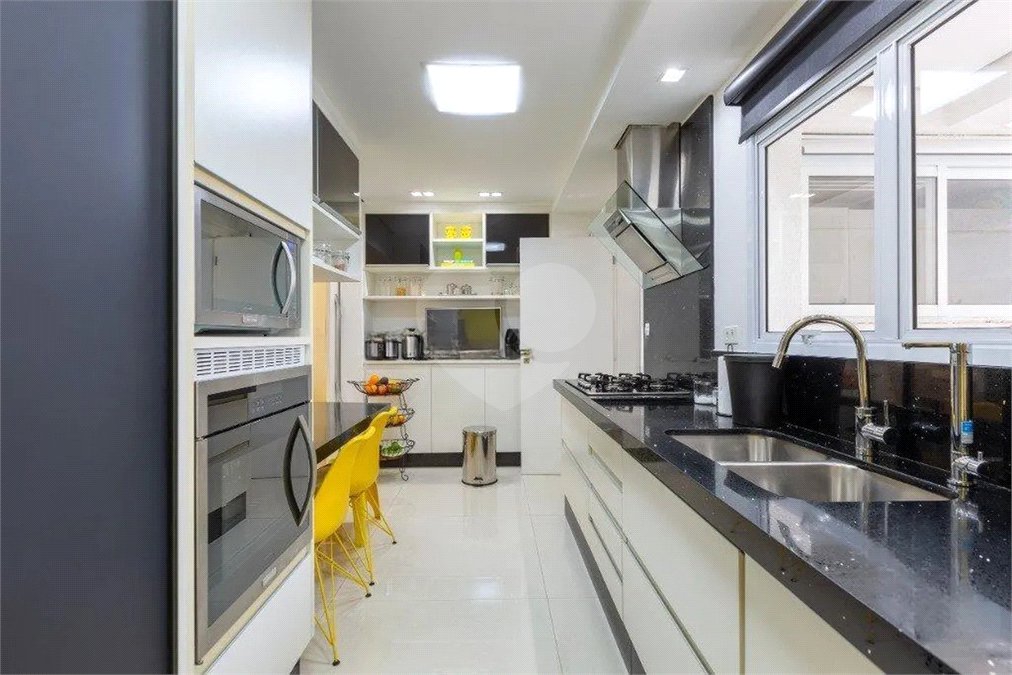 Apartamento à venda com 3 suítes em Vila Romana, São Paulo, SP