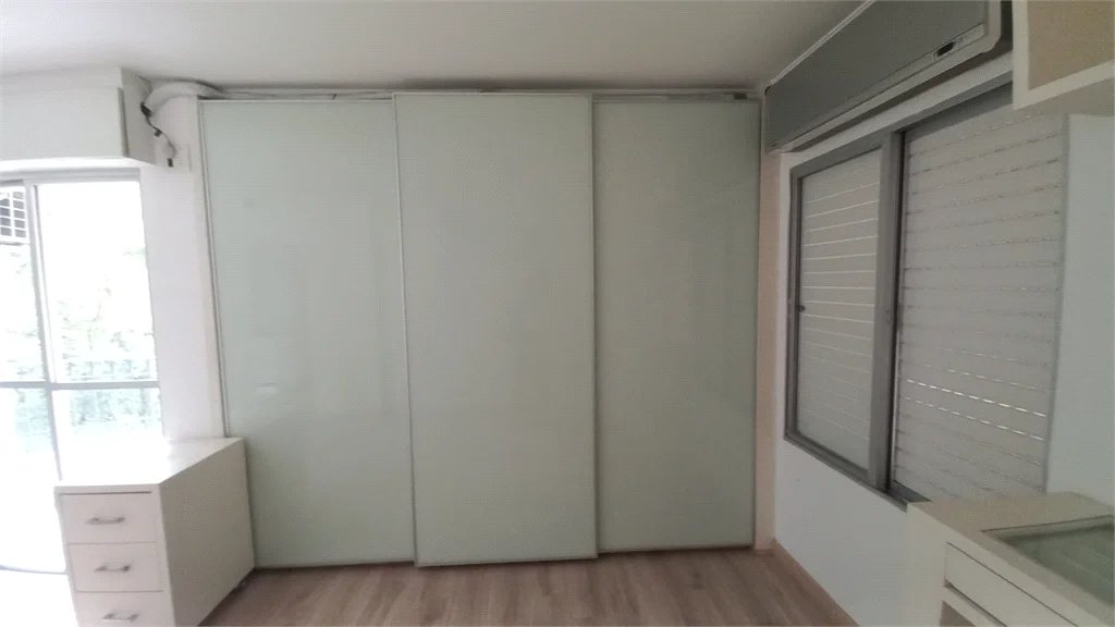 Apartamento à venda com 3 quartos, sendo 1 suíte, em Vila Andrade, São Paulo, SP