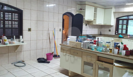 Chácara à venda com 3 quartos, sendo 1 suíte,  em Chácaras Copaco, Arujá, SP