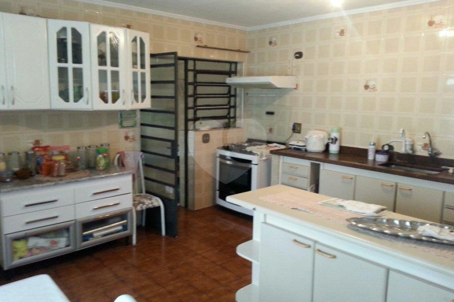 Sobrado à venda com 3 quartos, sendo 1 suíte, em Vila Galvão, Guarulhos, SP