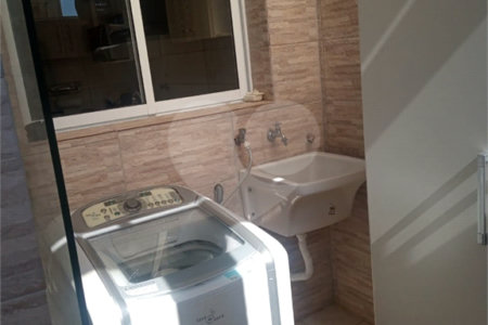 Casa à venda com 3 quartos, sendo 1 suíte, no condomínio Village St. Louis, São Paulo - SP
