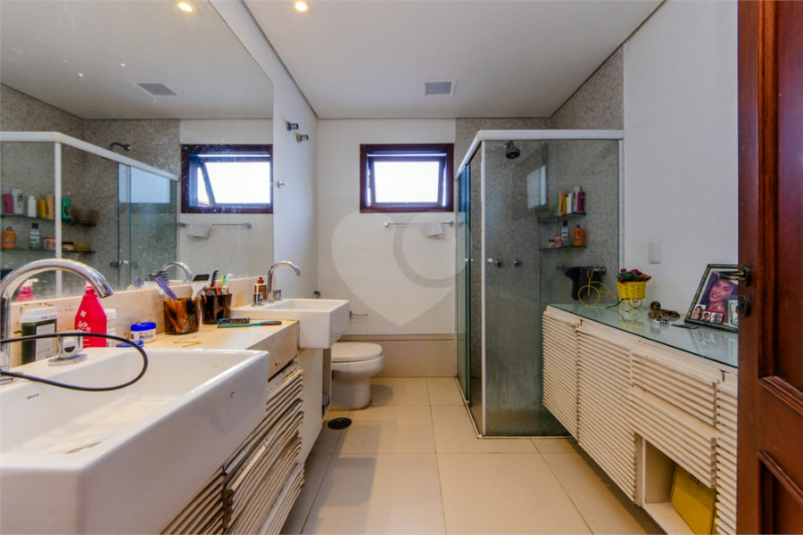 Casa à venda ou para alugar com 4 quartos, sendo 3 suítes,  no condomínio Da Serra, São Paulo - SP