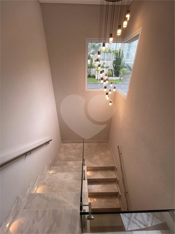 Casa à venda com 3 suítes no condomínio Hills, Arujá - SP