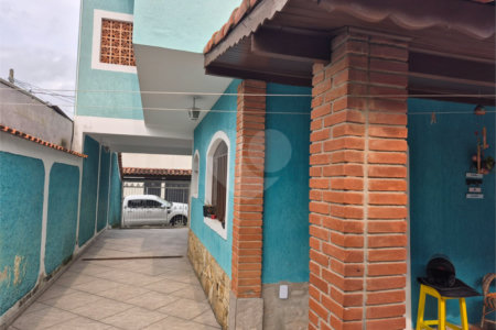 Sobrado à venda com 3 quartos, sendo 1 suíte, em Jardim Modelo, Suzano, SP