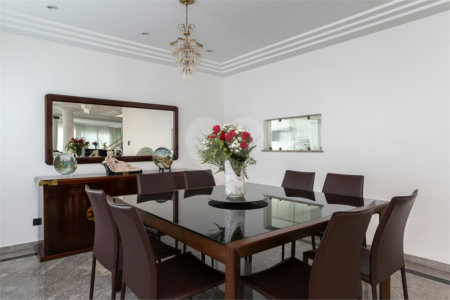 Casa à venda com 4 quartos, sendo 3 suítes, em Vila Mariana, São Paulo, SP