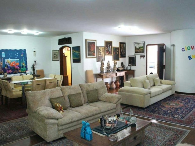 Casa Térrea à venda com 4 suítes em Jardim Cordeiro, São Paulo, SP