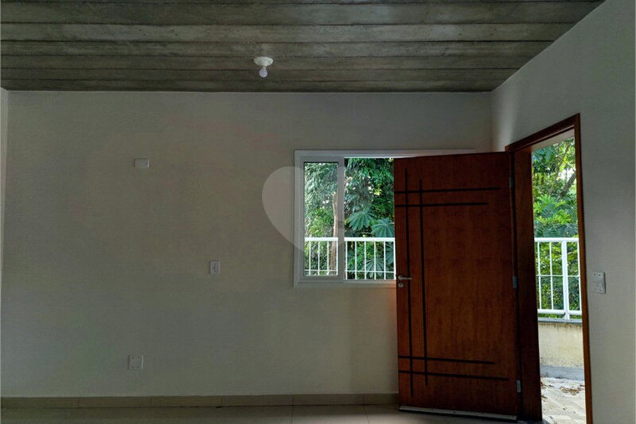 Casa à venda com 3 quartos, sendo 1 suíte, em Barreiro, Mairiporã, SP