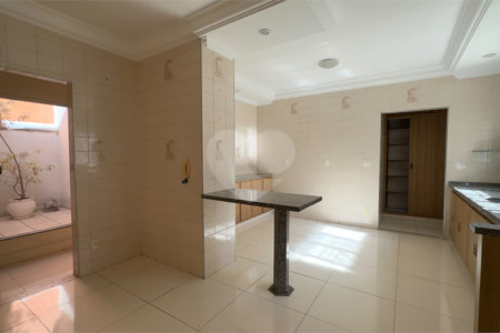 Casa para alugar com 4 quartos, sendo 3 suítes, em Vila Sfeir, Indaiatuba, SP