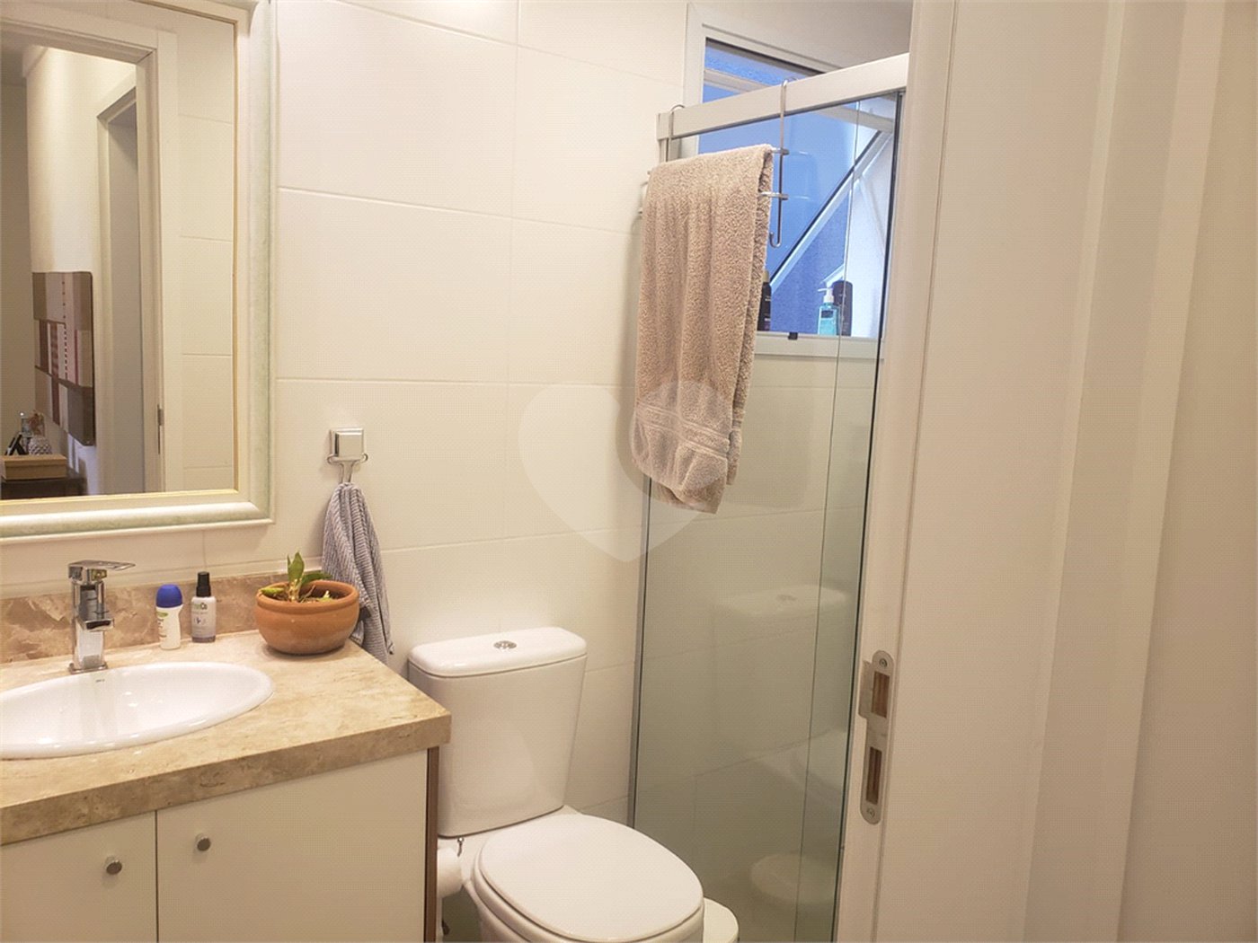 Casa à venda com 3 quartos, sendo 1 suíte,  no condomínio Tirreno, Sorocaba - SP