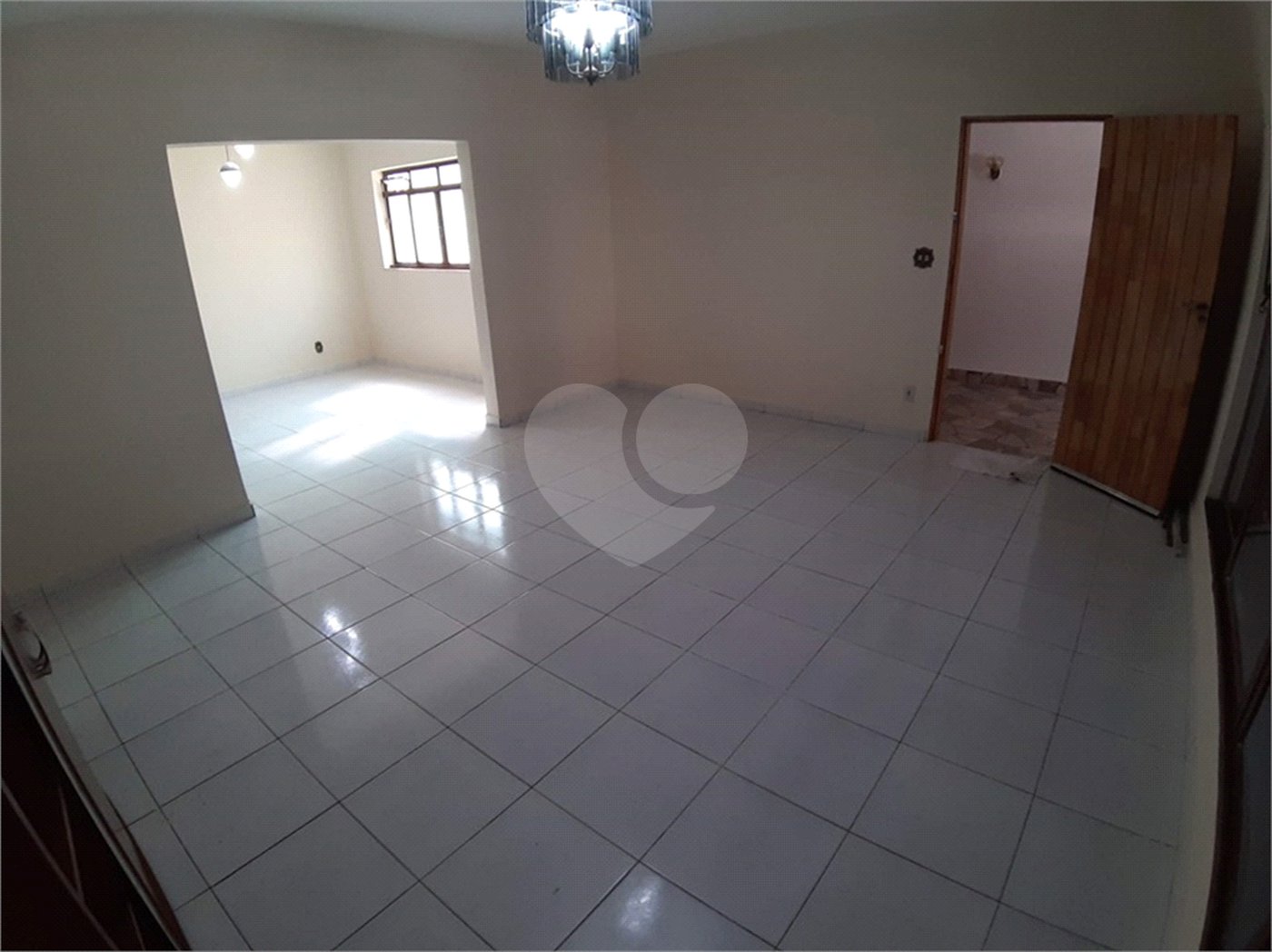 Casa à venda com 3 quartos, sendo 1 suíte,  em Vila Gomes, São Paulo, SP