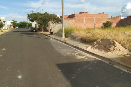 Terreno com 160,00 m² no Parque dos Flamboyant.