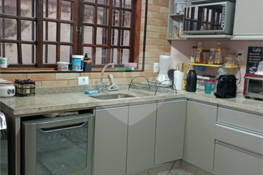 Sobrado à venda com 3 quartos, sendo 1 suíte,  em Jardim Guairaca, São Paulo, SP