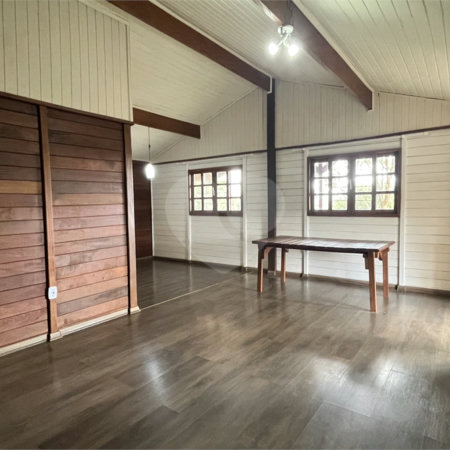 Casa Térrea para alugar com 3 quartos, sendo 1 suíte, em Jardim Estância Brasil, Atibaia, SP