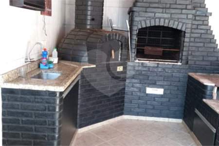 Casa à venda com 8 quartos, sendo 3 suítes,  no condomínio Terras de Santa Rosa, Salto - SP