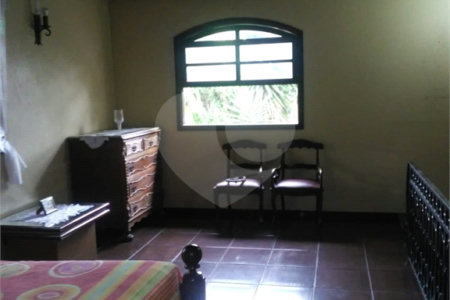 Sobrado à venda com 3 quartos, sendo 1 suíte, em Jardim Itacolomi, São Paulo, SP