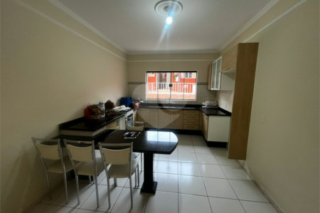 Casa à venda com 3 quartos, sendo 1 suíte, em Jardim Itália, Itapetininga, SP