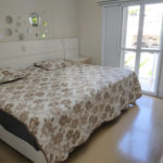 Casa à venda com 4 quartos, sendo 2 suítes, no condomínio Residencial Jardim das Palmeiras, Vinhedo - SP