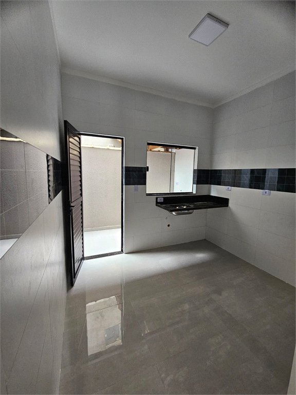 Sobrado à venda com 2 quartos em Maracanã, Praia Grande, SP