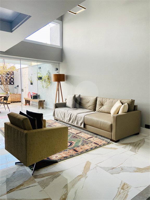 Casa à venda com 3 suítes em Jardim Londrina, São Paulo, SP
