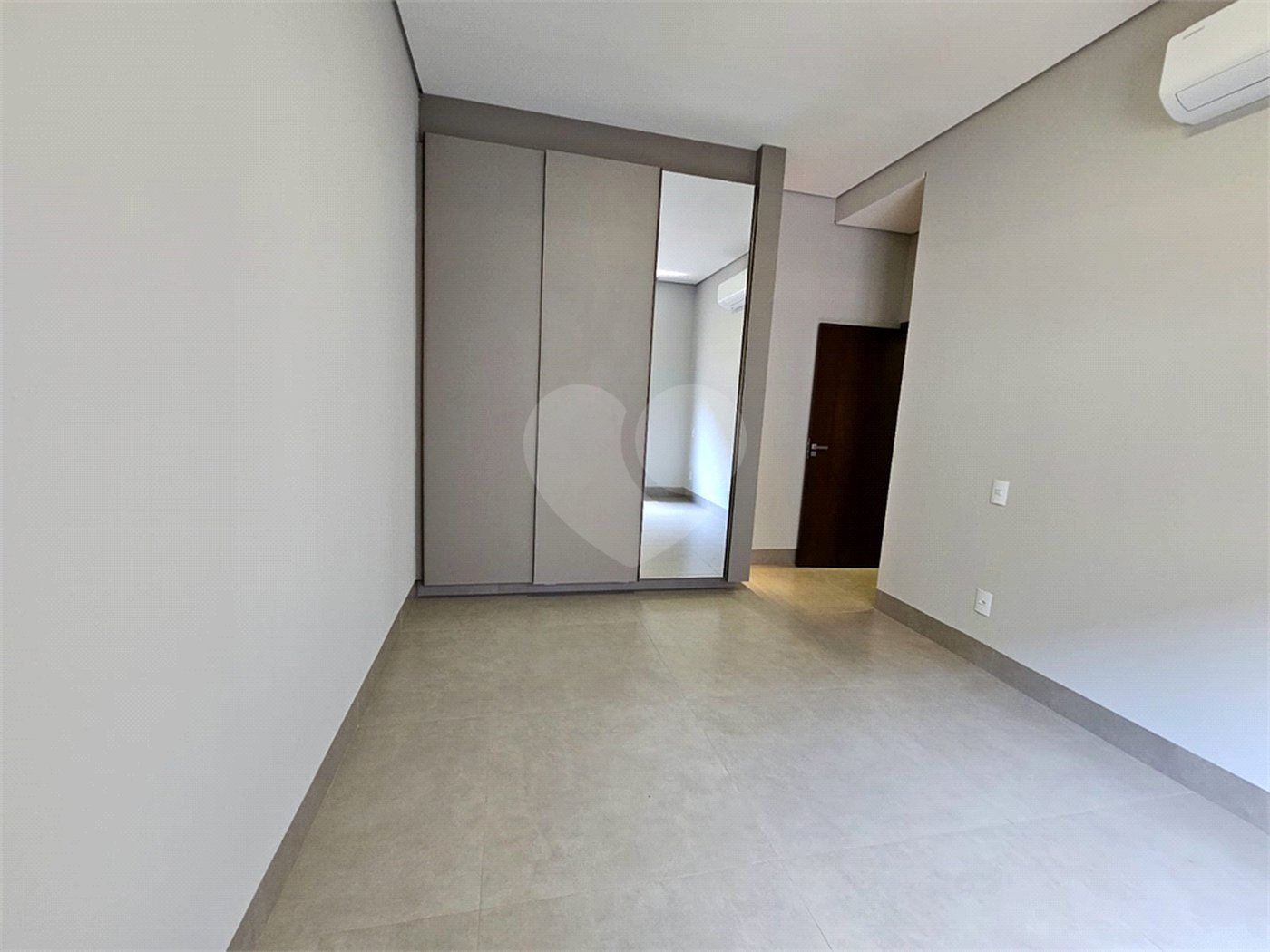 Casa à venda com 4 suítes no condomínio Residencial Terras de Siena, Ribeirão Preto - SP