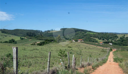 Sítio à venda no Centro, Morungaba, SP