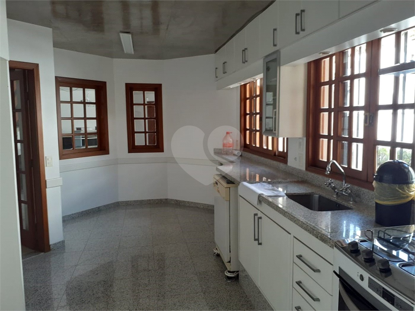 Sobrado à venda com 4 quartos, sendo 2 suítes,  em Tremembé, São Paulo, SP