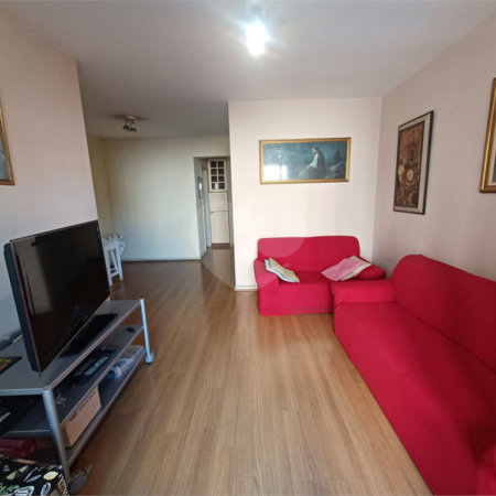 Apartamento à venda com 3 quartos, sendo 1 suíte, em Jardim das Acácias, São Paulo, SP