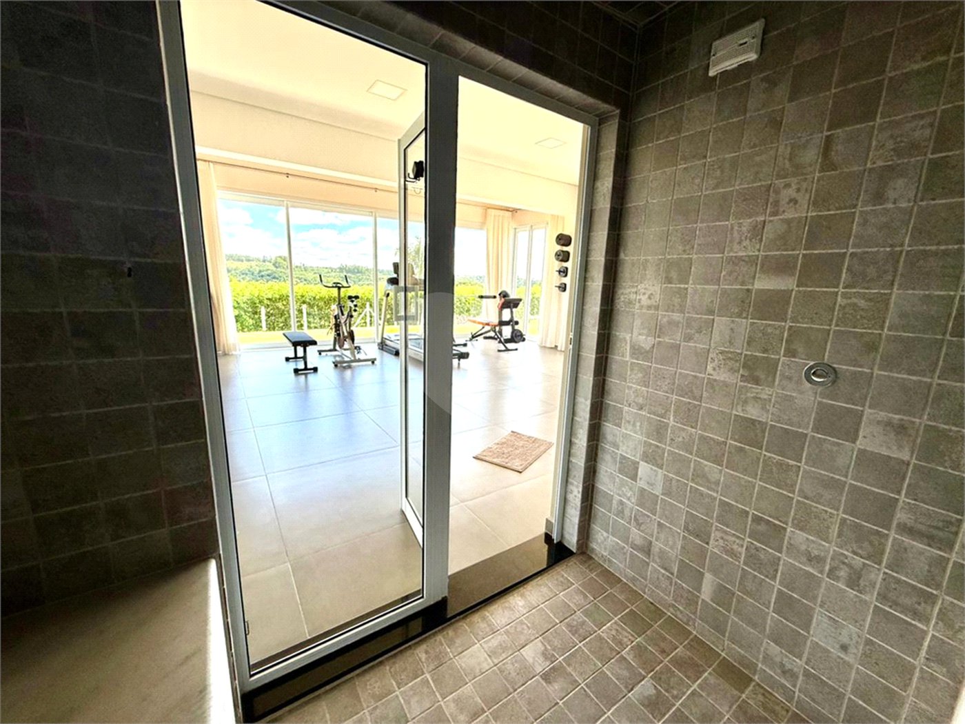 Casa à venda com 2 suítes em Loteamento de Chácaras Arumã, Sarapuí, SP