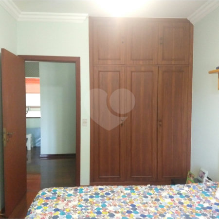 Sobrado à venda com 4 quartos, sendo 1 suíte,  em Parque dos Príncipes, São Paulo, SP