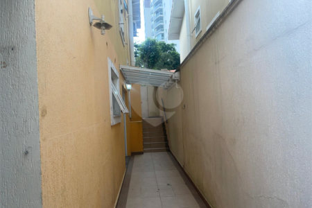 Casa à venda com 3 quartos, sendo 1 suíte,  no condomínio Vilagio Viccino, São Paulo - SP