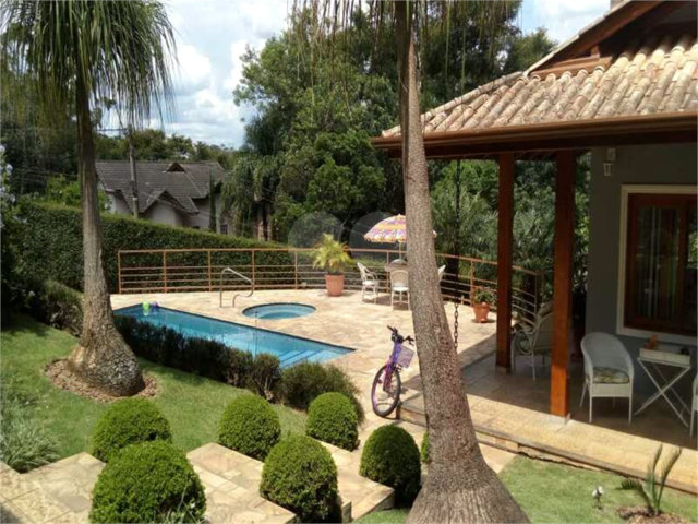 Casa à venda com 3 suítes no condomínio Cantareira, Mairiporã - SP
